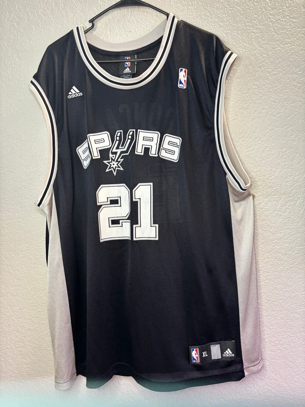• Vintage Adidas Tim Duncan San Antonio Spurs #21 Black Replica Jersey Men XL